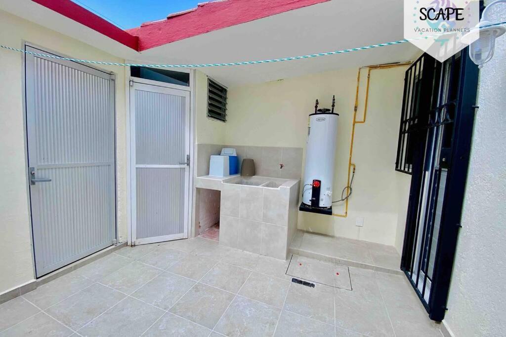 AMPLIA Y CÁLIDA CASA cerca de plaza LAS AMERICAS Cancún Exterior foto