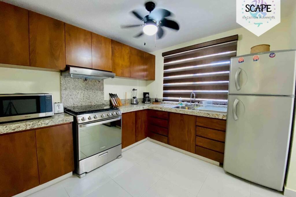 AMPLIA Y CÁLIDA CASA cerca de plaza LAS AMERICAS Cancún Exterior foto